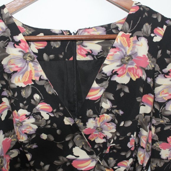 Dark floral longsleeve mini dress with waist tie (M) - Picture 6 of 6